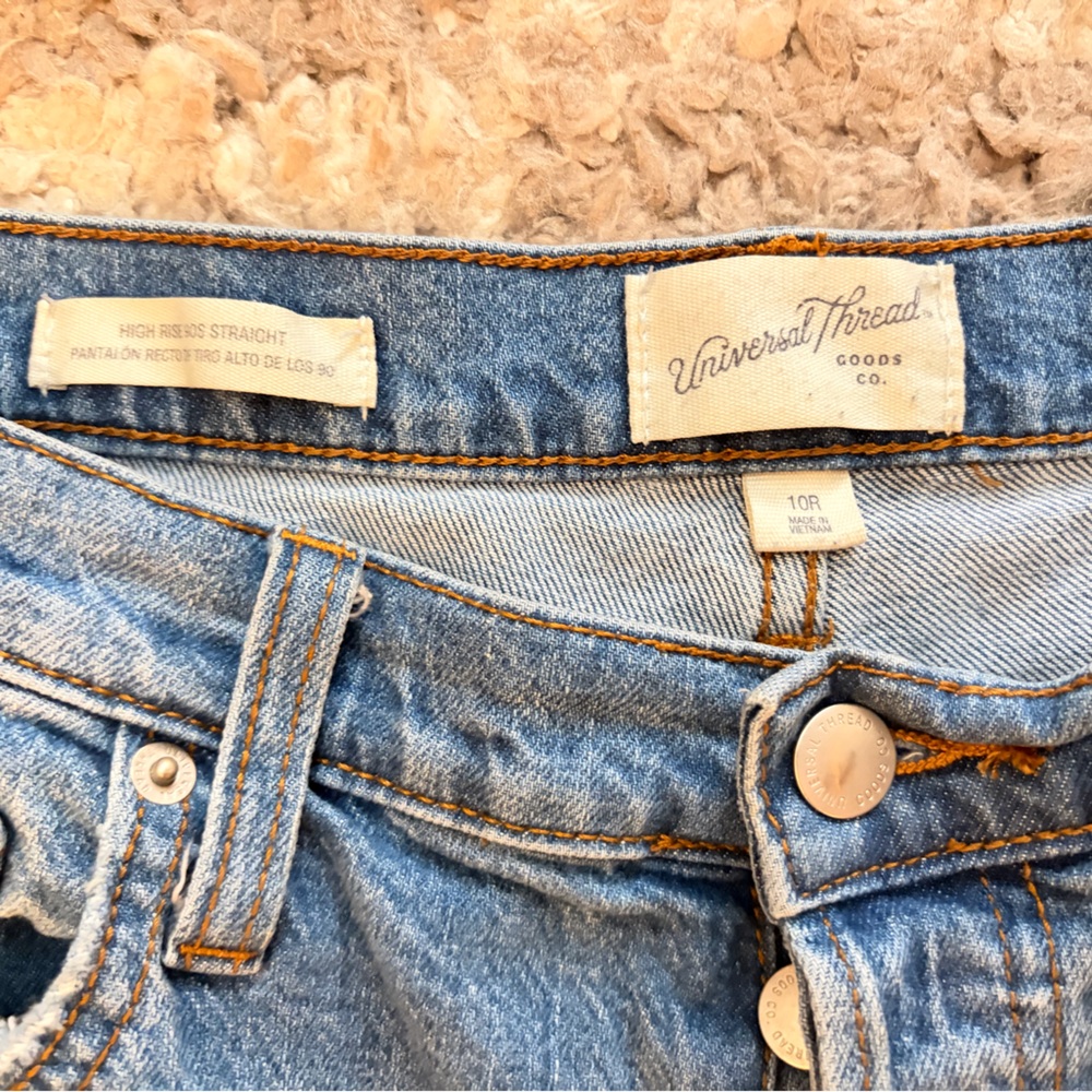 Universal Thread Light Blue Straight Jeans - Picture 3 of 6